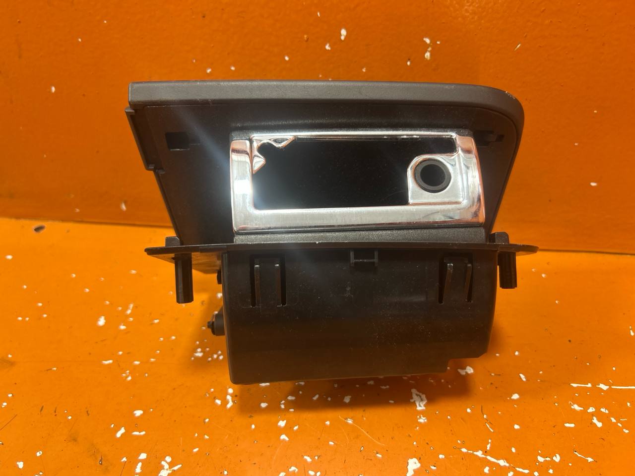 Volkswagen Touareg I (2002—2006) Пепельница 7L6857952 01019039