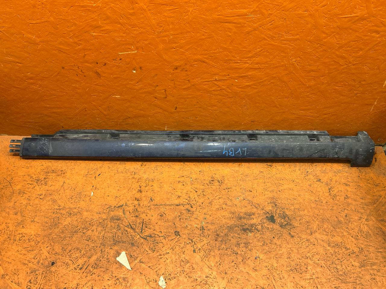 Volkswagen Passat B7 (2010—2015) Накладка на порог 3AA853091C 01019795