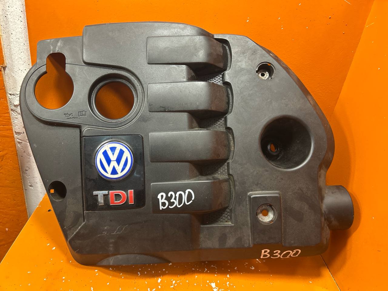 Volkswagen Passat B5 рестайлинг (2000—2005) Декоративная крышка двигателя 038103925, 038103925DA 01019980
