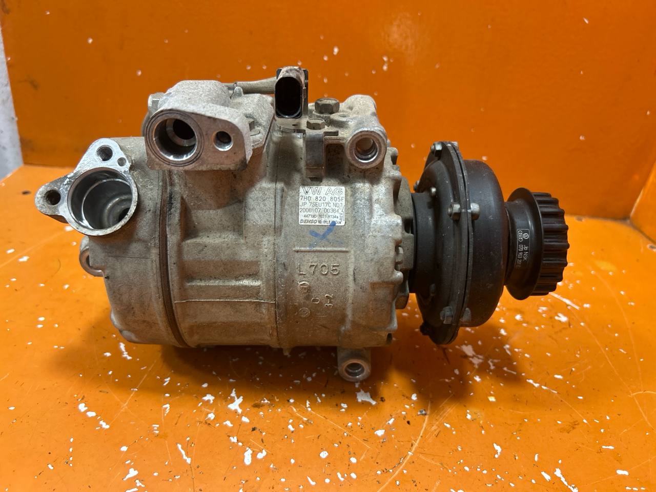 Volkswagen Touareg I (2002—2006) Компрессор кондиционера 070903201E, 7H0820805F 01020855