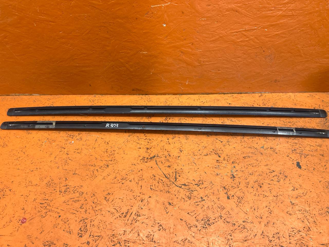 Volkswagen Touareg I (2002—2006) Молдинг крыши 7L6860181F, 7L6860183F, 7L6860182F, 7L6860184F 01020915