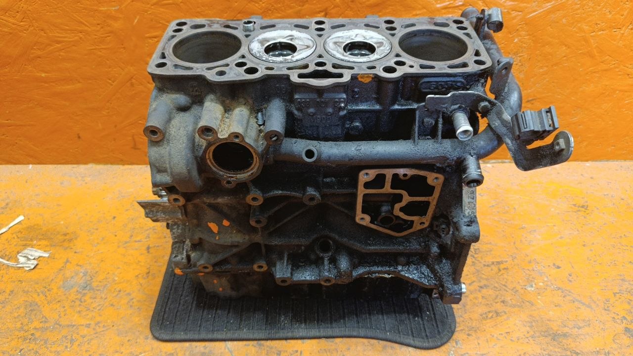 Volkswagen Passat B6 (2005—2010) Блок цилиндров BLS 01020953v4
