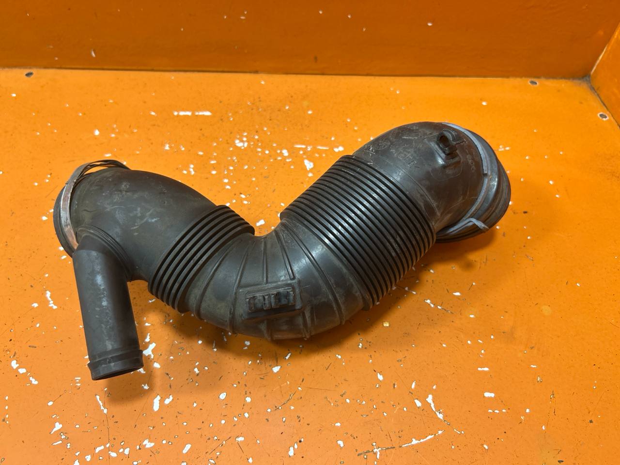 Volkswagen Passat B7 (2010—2015) Патрубок воздушного фильтра 3C0129654A, 3C0129654AJ 01021165