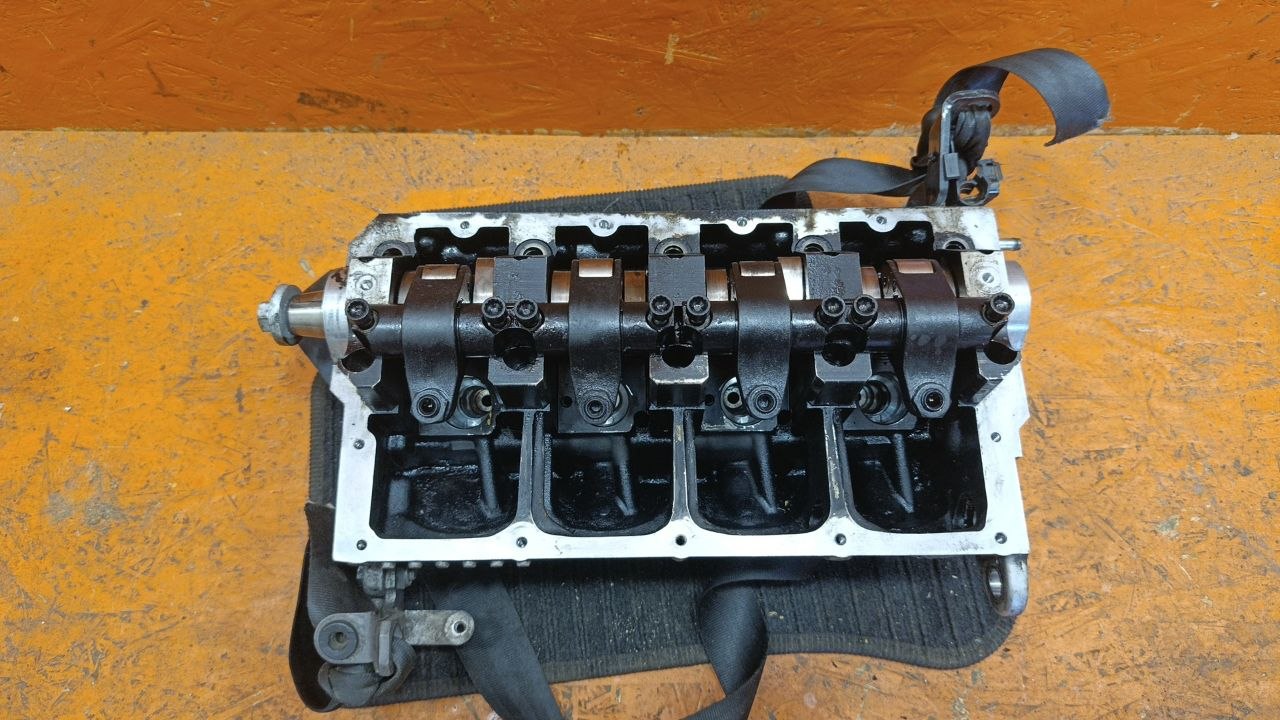 Skoda Octavia A5 [рестайлинг] (2008-2013) Головка блока цилиндров 038103373R 01021416