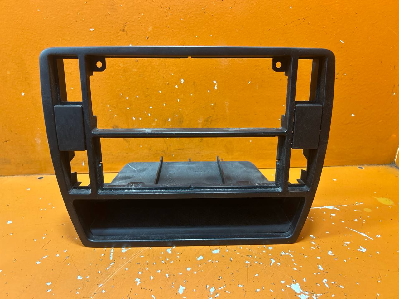 Volkswagen Passat B5 (1996—2001) Рамка под магнитолу 3B0858069K 01022044v1