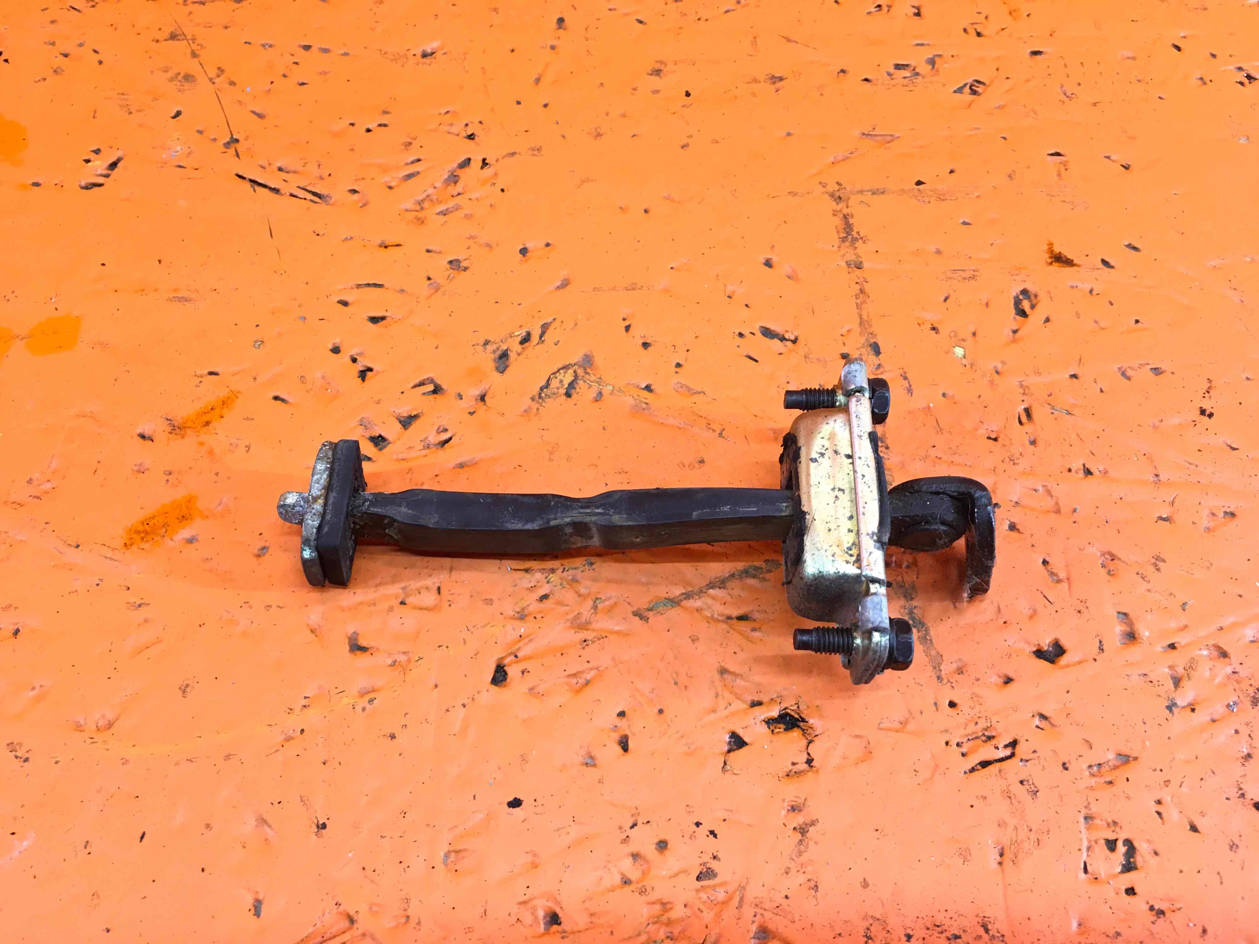 Ограничитель открывания двери, 900 рублей, Смоленск