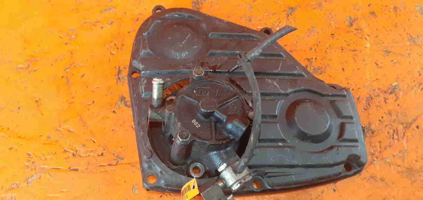 Nissan Primera Насос вакуумный 1003356