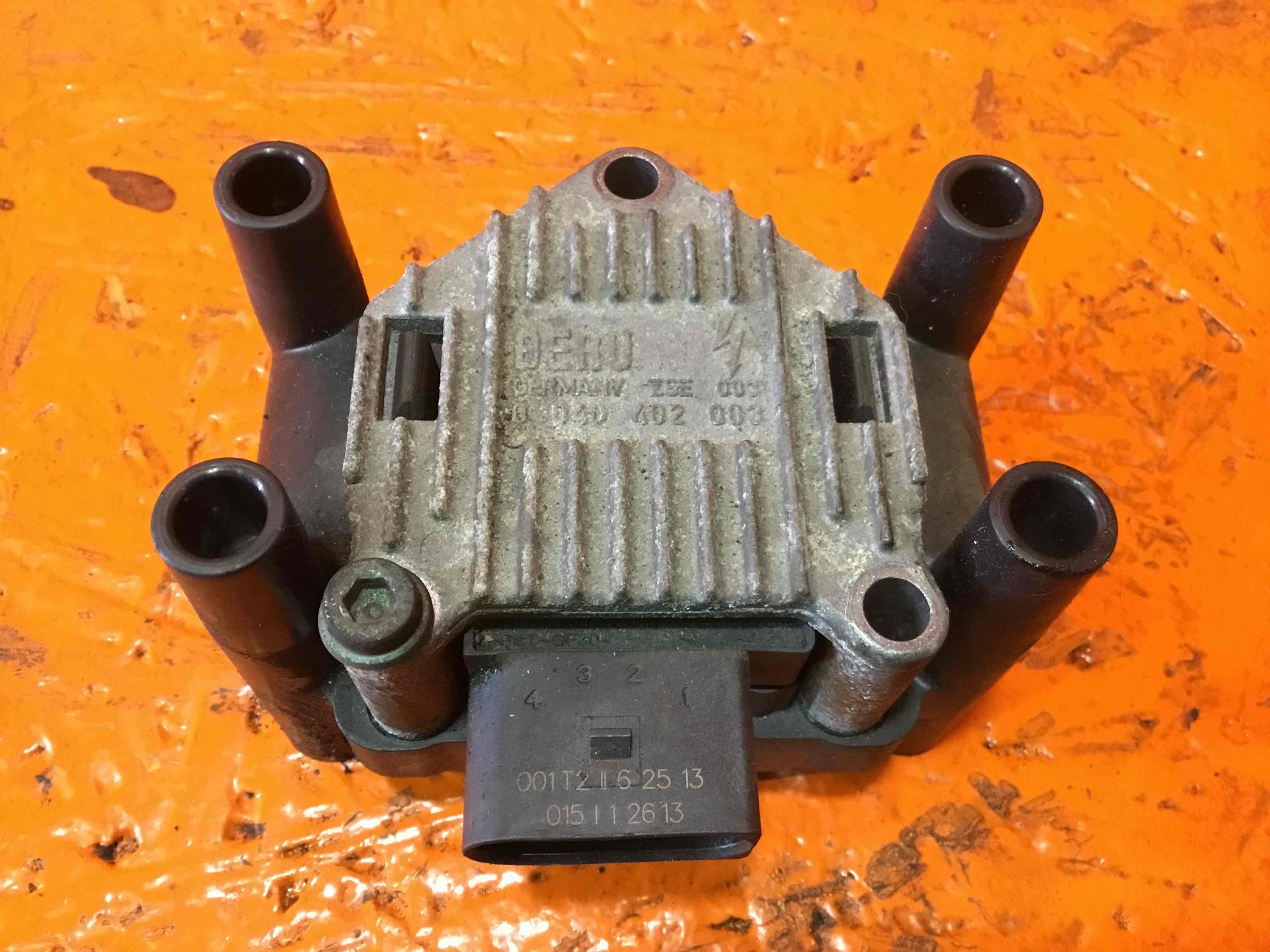 Seat Toledo 2 поколение (1998-2004) Катушка зажигания   040402003  1007042v8