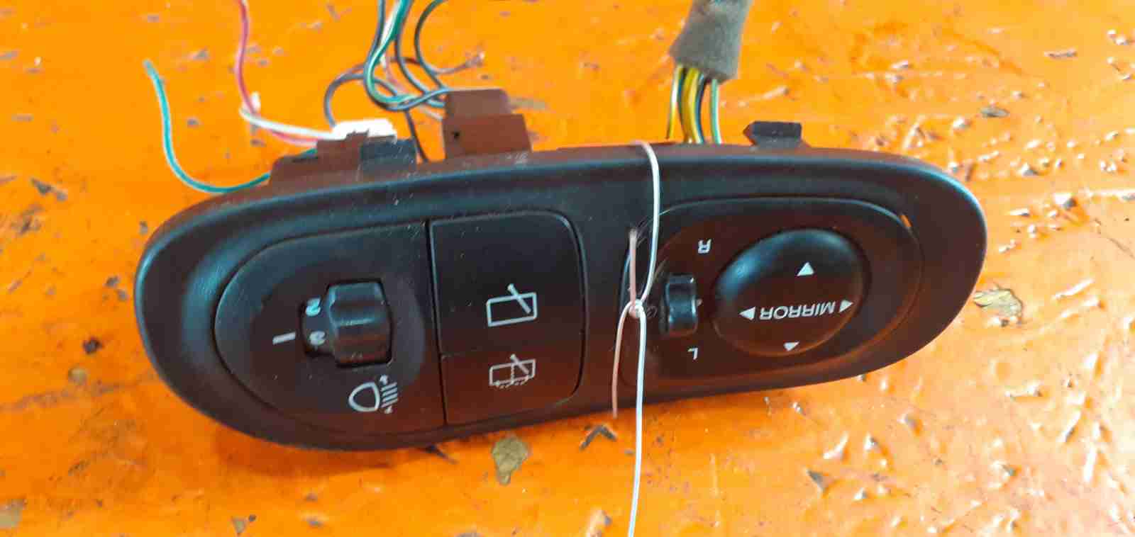 Hyundai Lantra Кнопка корректора фар 1009778