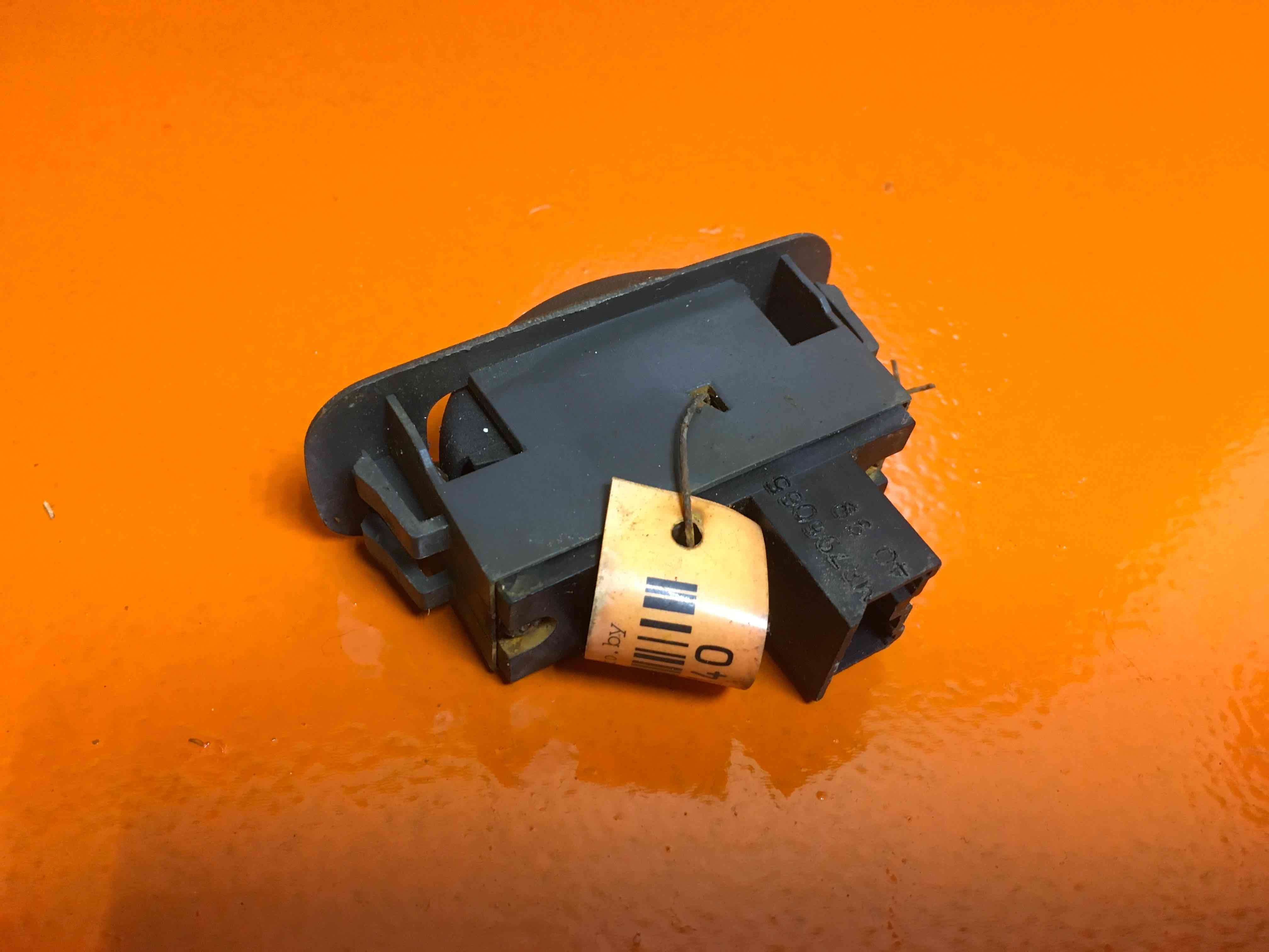 Кнопка стеклоподъемника переднего правого, 1350 рублей, Смоленск