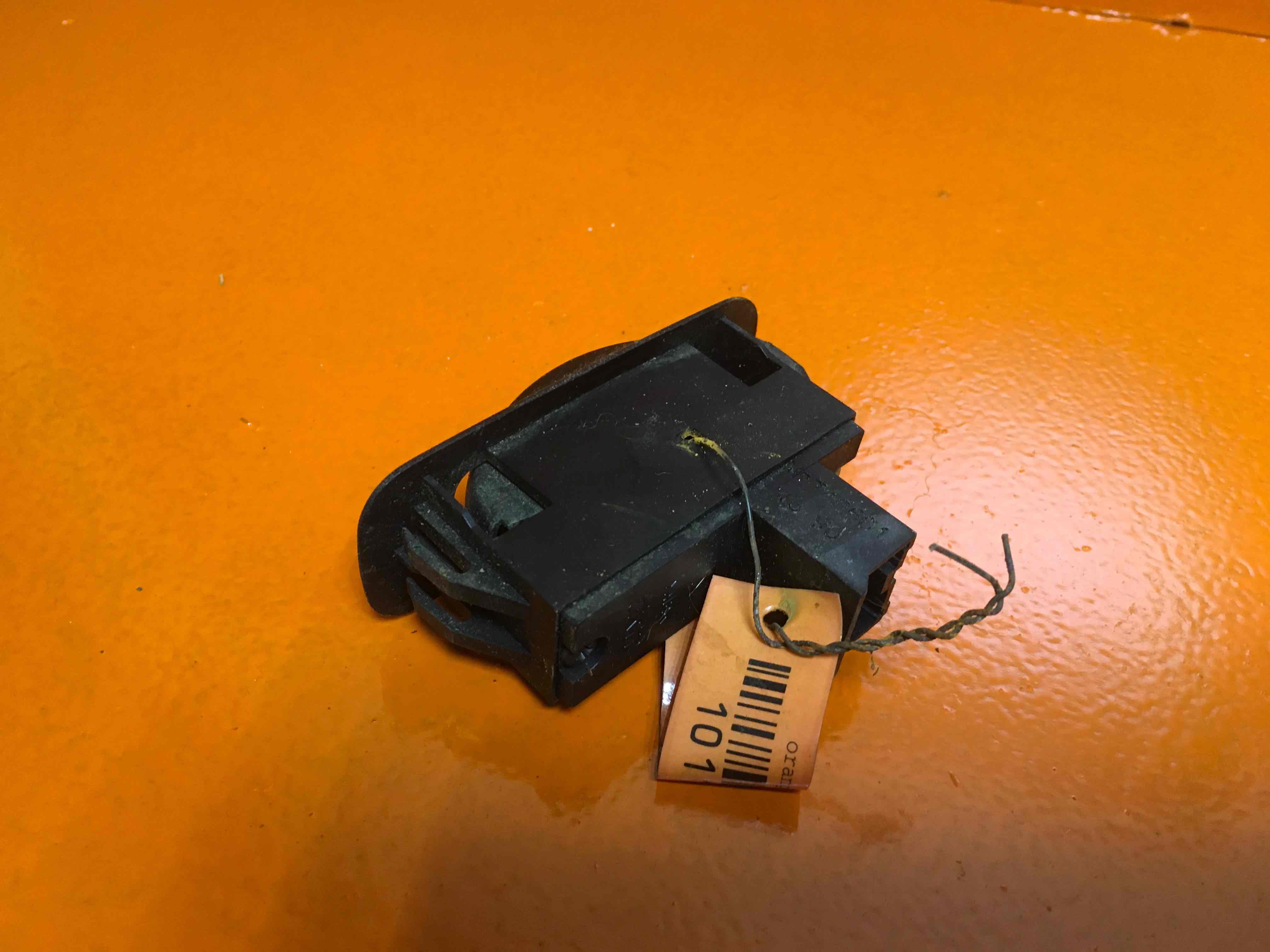 Кнопка стеклоподъемника переднего правого, 1350 рублей, Смоленск